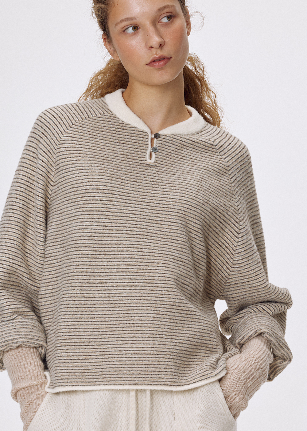 Micro chenille striped henley neck pullover_Cookie