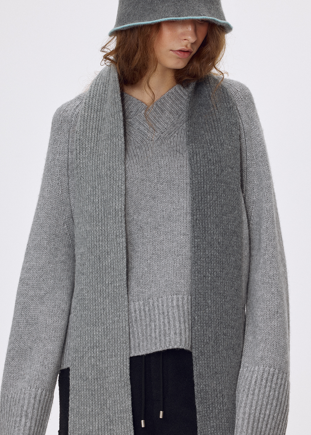 Airy wool bicolored muffler_Grey