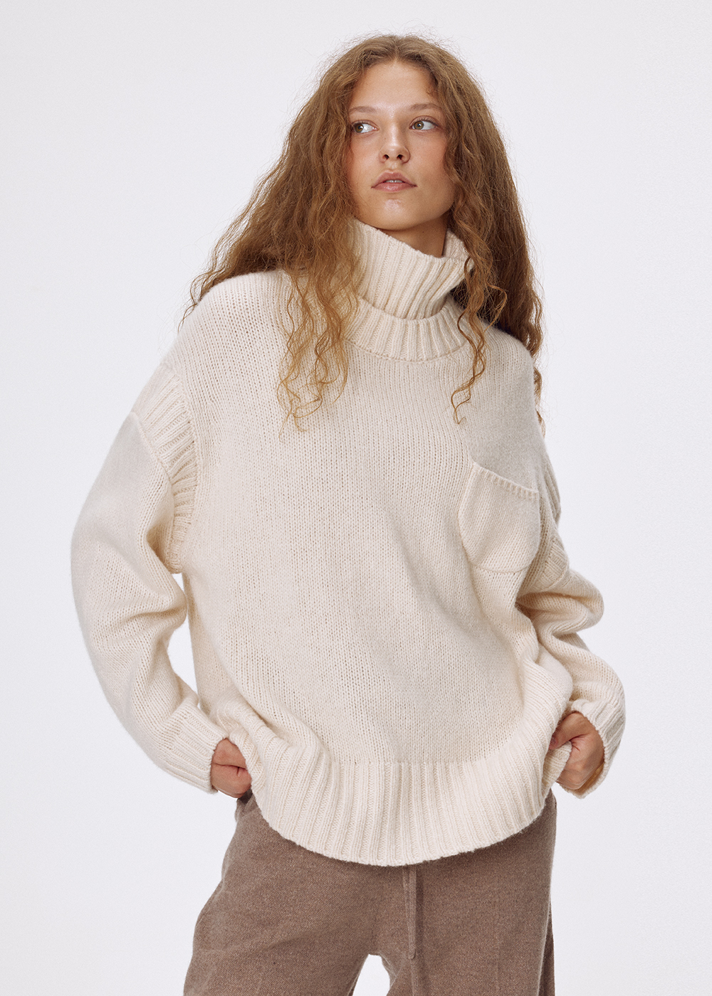 Bulky wool layered turtle neck pullover_Ivory